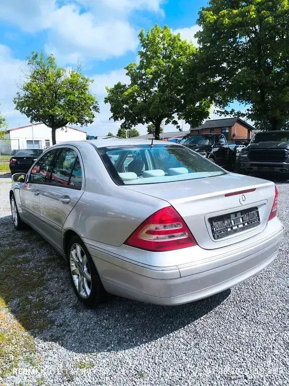 Gebraucht Mercedes C180 Elegance 143 PS (105 kW) 2003 Silber Limousine