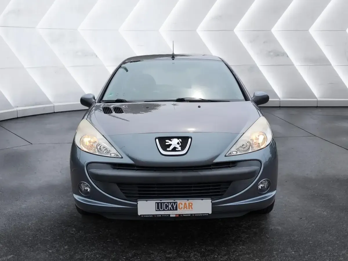 Gebraucht Peugeot 206+ 75 PS (55 kW) 2009 Lack grau thorium/metalliclackierung mit schutzlack Kleinwagen