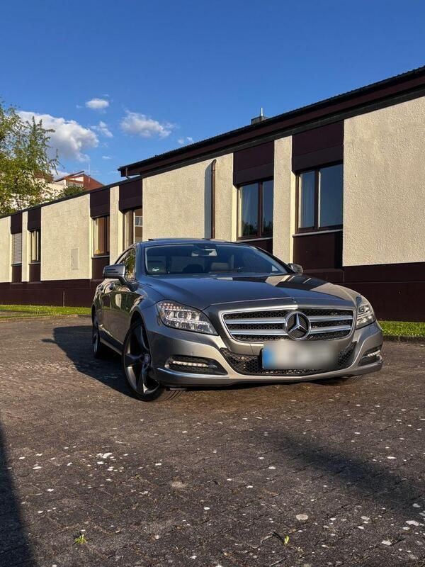 Silber Gebraucht 2011 Mercedes CLS350 Coupé | 18.399 € (Fairer Preis) - Bild 1/4