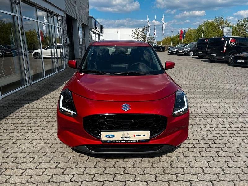 Gebraucht Suzuki Swift Comfort 83 PS (61 kW) 2025 Rot Kleinwagen
