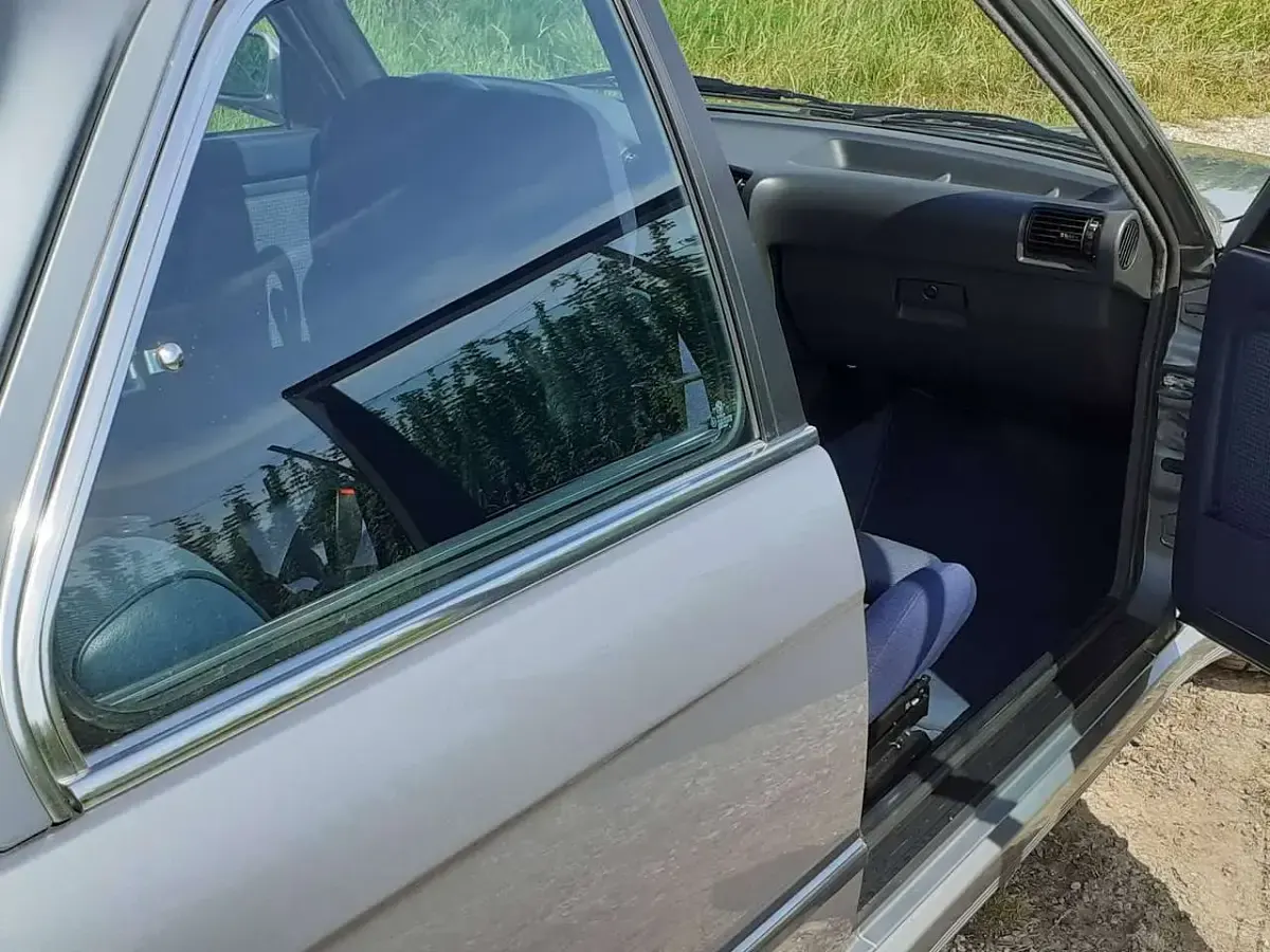 Gebraucht BMW 325 171 PS (125 kW) 1986 Blau Limousine