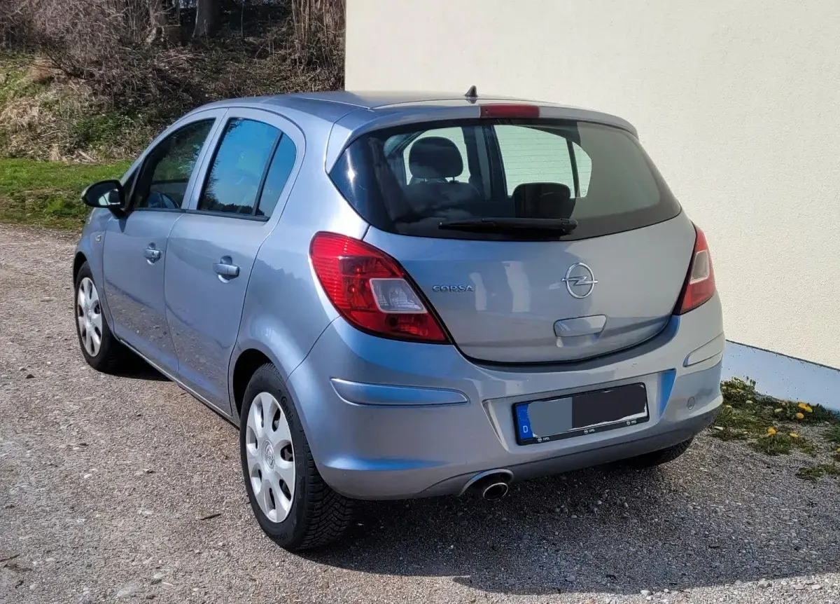 Używany Opel Corsa 86 KM (63 kW) 2010 Szary Hatchback