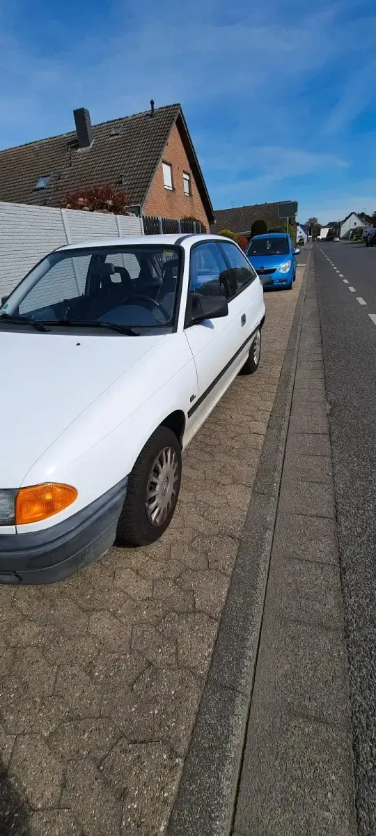 Używany Opel Astra 1993 Biały Hatchback
