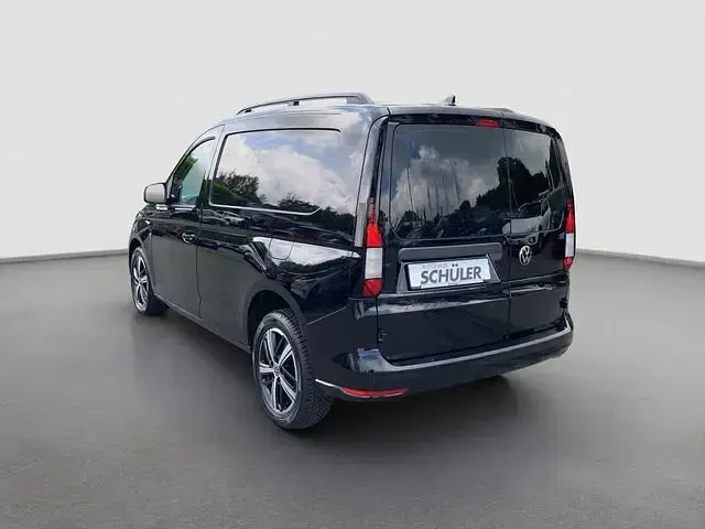 Gebraucht VW Caddy 102 PS (75 kW) 2022 Schwarz (schwarz) Van / Kleinbus