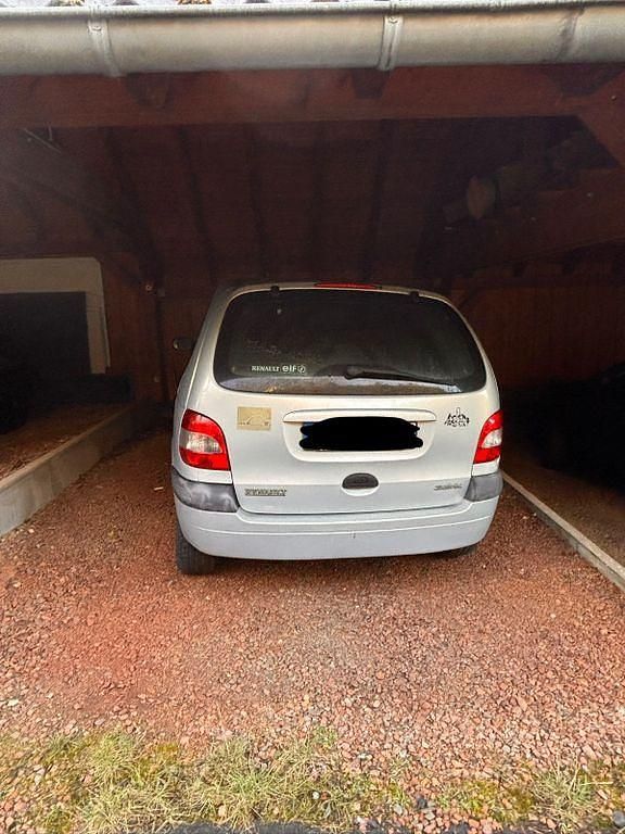 Gebraucht Renault Mégane 107 PS (78 kW) 2000 Silber Van / Kleinbus