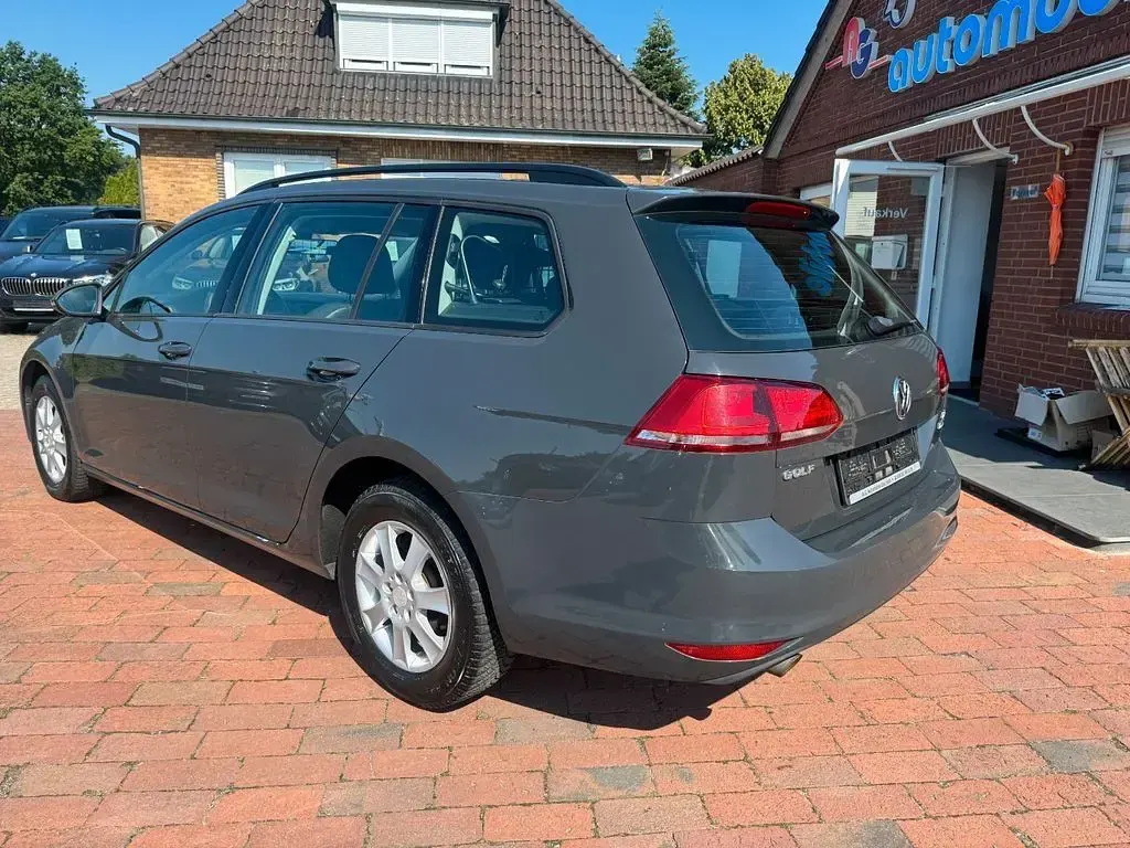 Gebraucht VW Golf VII Trendline 110 PS (80 kW) 2016 Grau Kombi