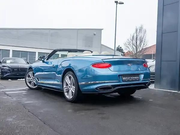 Gebraucht Bentley Continental 635 PS (467 kW) 2022 Blau Cabrio