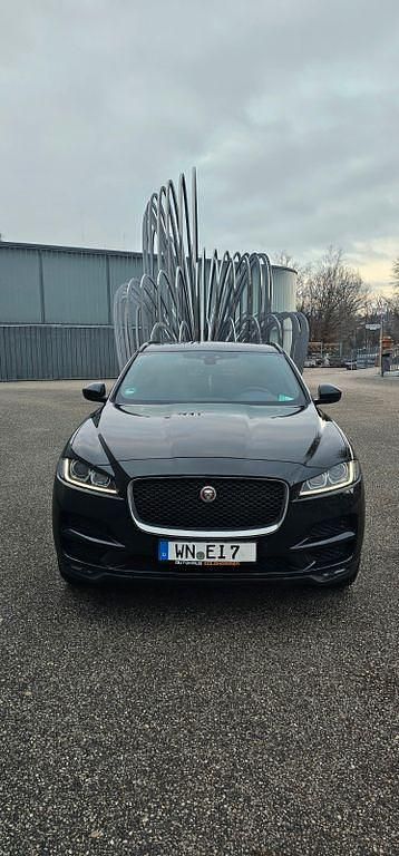 Schwarz Gebraucht 2019 Jaguar F-Pace Portfolio SUV | 25.700 € (Superpreis) - Bild 1/4