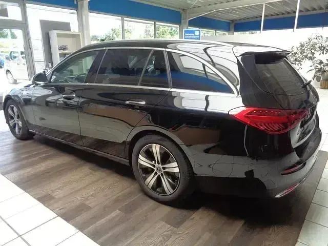 Gebraucht Mercedes C200 184 PS (135 kW) 2023 Schwarz Kombi