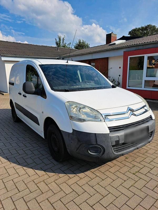 Weiß Gebraucht 2011 Citroën Berlingo Van / Kleinbus | 1.790 € (Guter Preis) - Bild 1/4