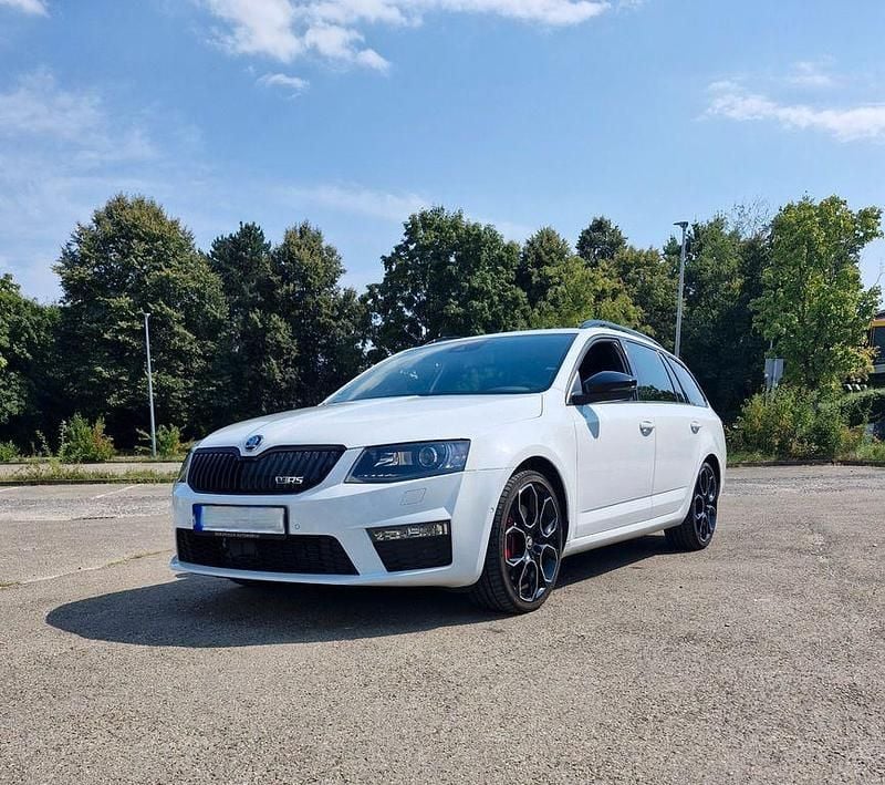 Weiß Gebraucht 2015 Skoda Octavia RS Kombi | 13.900 € (Superpreis) - Bild 1/4