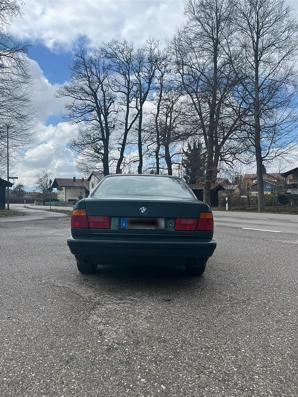 Gebraucht BMW 518 113 PS (83 kW) 1993 Grün Limousine