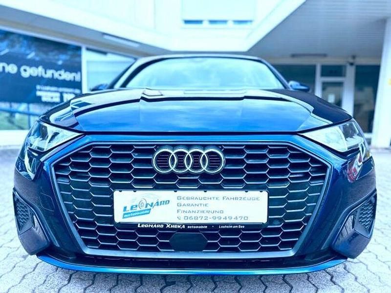 Gebraucht Audi A3 Basis 116 PS (85 kW) 2023 Blau Limousine