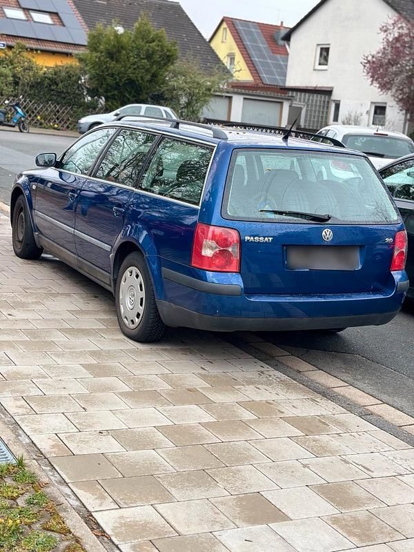 Gebraucht VW Passat 115 PS (84 kW) 2005 Blau Kombi