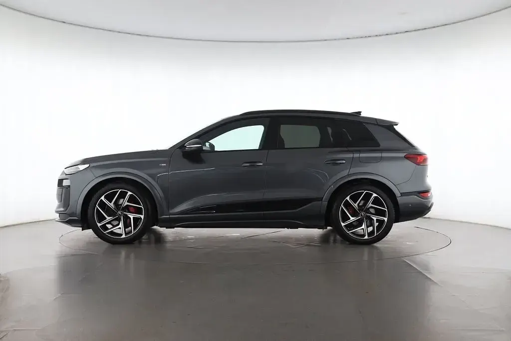 Gebraucht Audi Q6 e-tron S-Line 185 kW (252 PS) 2025 Daytonagrau perleffekt SUV
