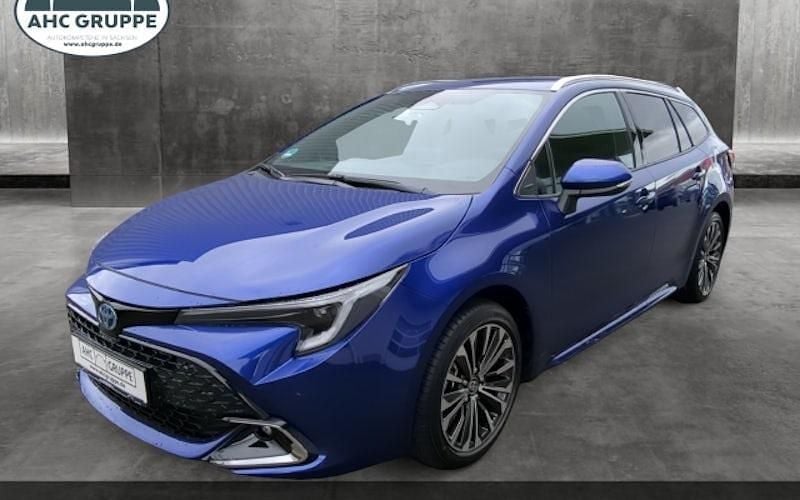 Blau Gebraucht 2025 Toyota Corolla Team Kombi | 30.990 € (Fairer Preis) - Bild 1/4