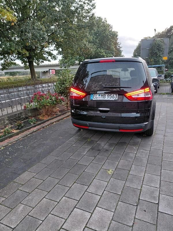 Schwarz Gebraucht 2014 Ford Galaxy Van / Kleinbus | 6.900 € (Fairer Preis) - Bild 1/4