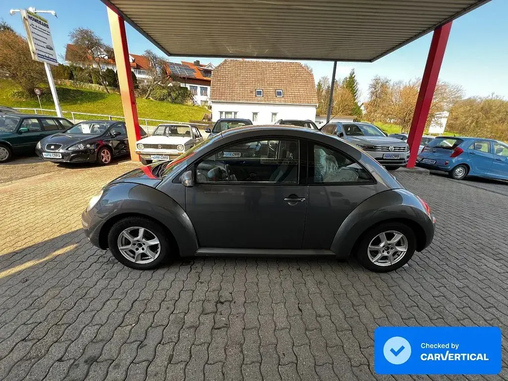 Gebraucht VW New Beetle 105 PS (77 kW) 2008 Platinum grey Kleinwagen