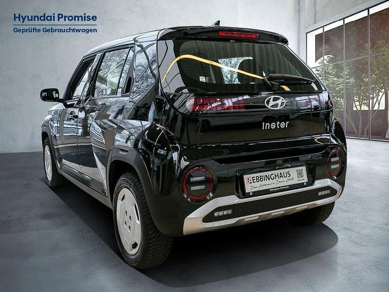 Gebraucht Hyundai Inster Select 85 kW (116 PS) 2025 Abyss black (schwarz) Kleinwagen