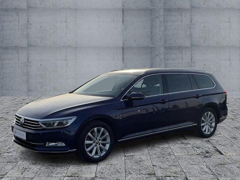 Gebraucht VW Passat Highline 150 PS (110 kW) 2018 Blau Kombi