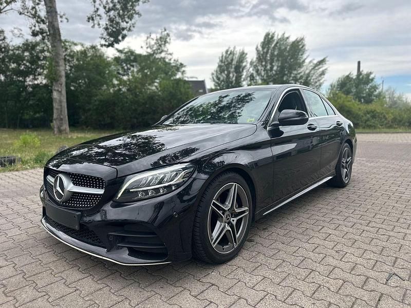 Schwarz Gebraucht 2018 Mercedes C220 AMG Limousine | 18.900 € (Teuer) - Bild 1/4
