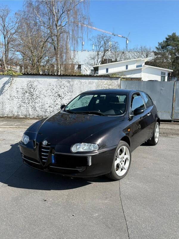 Braun Gebraucht 2003 Alfa Romeo 147 Kleinwagen | 999 € (Guter Preis) - Bild 1/4