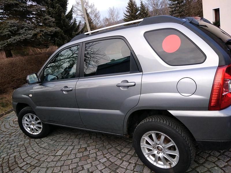 Grau Gebraucht 2008 Kia Sportage 2 SUV | 2.650 € (Superpreis) - Bild 1/4
