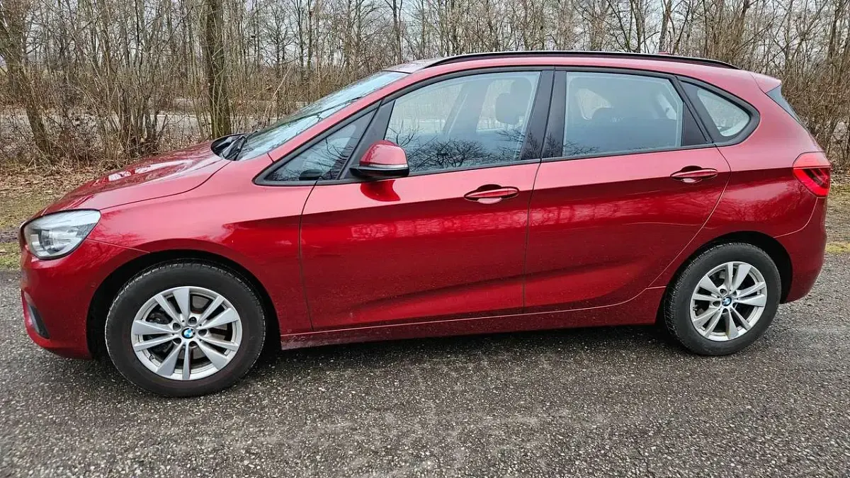 Gebraucht BMW 218 Advantage 136 PS (100 kW) 2016 Rot Kombi