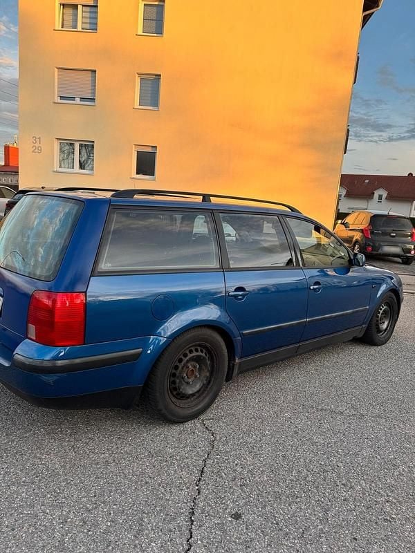 Gebraucht VW Passat 125 PS (91 kW) 1999 Blau Kombi