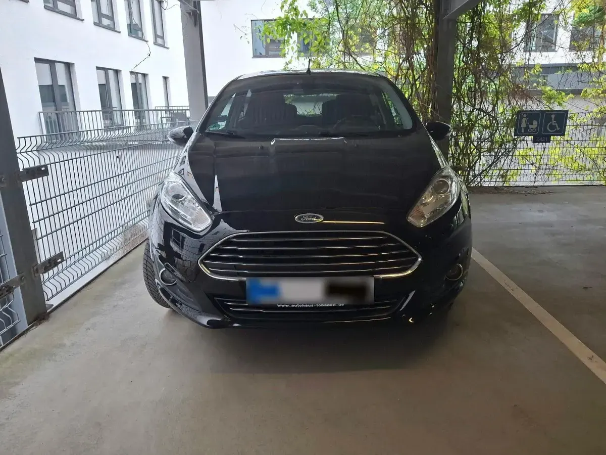 Gebraucht Ford Fiesta Titanium 101 PS (74 kW) 2016 Schwarz Kleinwagen
