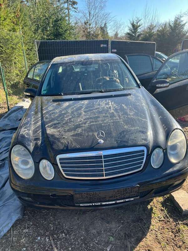 Gebraucht 2003 Mercedes E220 Avantgarde | 2.500 € - Bild 1/4