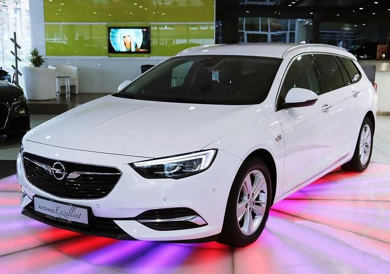 Schneeweiss/olympic/summit whi Gebraucht 2017 Opel Insignia Innovation Kombi | 14.600 € - Bild 1/4