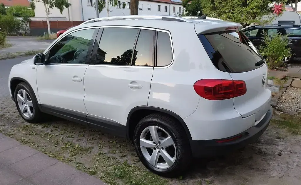 Gebraucht VW Tiguan LOUNGE 150 PS (110 kW) 2016 Weiß SUV