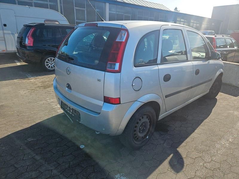 Gebraucht Opel Agila 94 PS (69 kW) 2011 Silber Kleinwagen