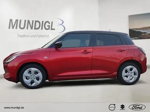 Neu Suzuki Swift Comfort 83 PS (61 kW) 2025 Burning red/super black pearl (rot) Kleinwagen