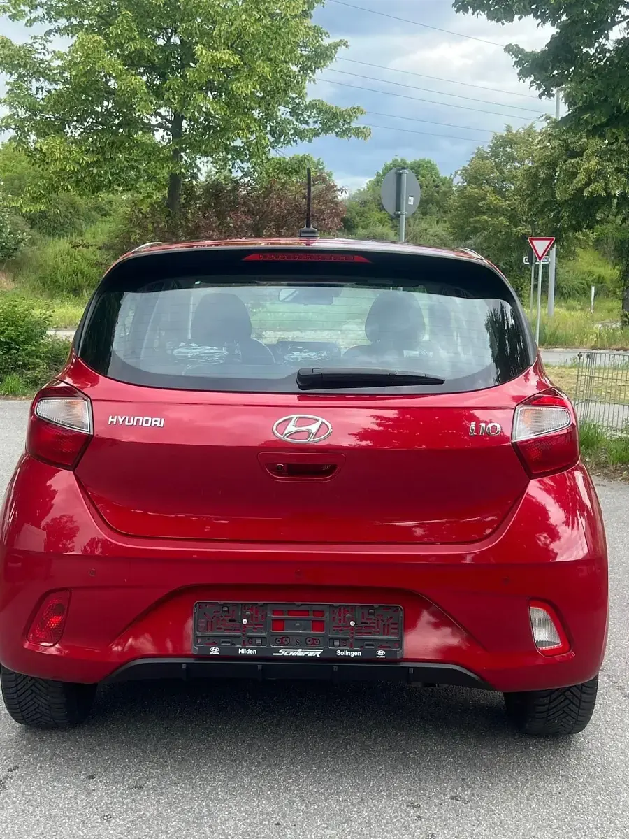 Gebraucht Hyundai i10 84 PS (61 kW) 2023 Rot Kleinwagen