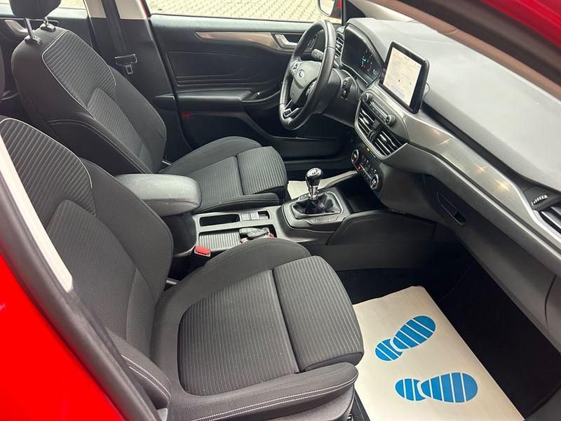 Gebraucht Ford Focus Titanium 150 PS (110 kW) 2019 Rot Limousine