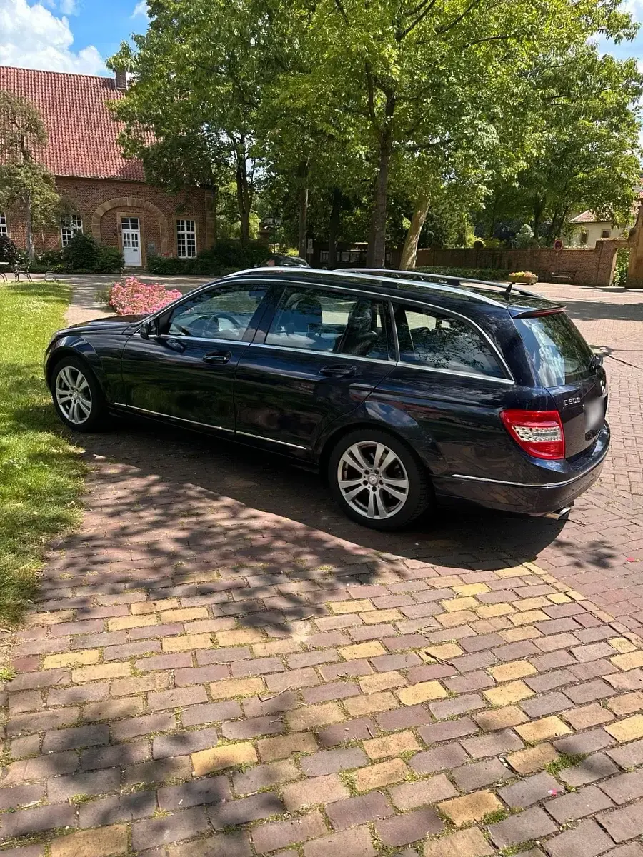 Gebraucht Mercedes C300 245 PS (180 kW) 2010 Blau Kombi