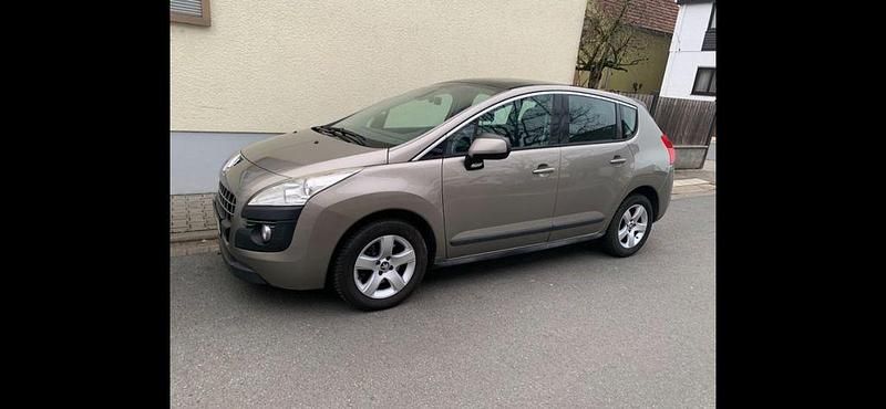 Silber Gebraucht 2012 Peugeot 3008 Active Limousine | 3.200 € (Superpreis) - Bild 1/4