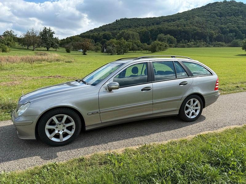 Silber Gebraucht 2004 Mercedes C220 Kombi | 3.990 € (Fairer Preis) - Bild 1/4
