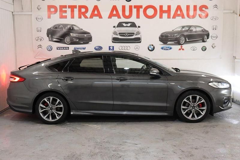Grau Gebraucht 2021 Ford Mondeo ST-Line Limousine | 15.999 € (Fairer Preis) - Bild 1/4