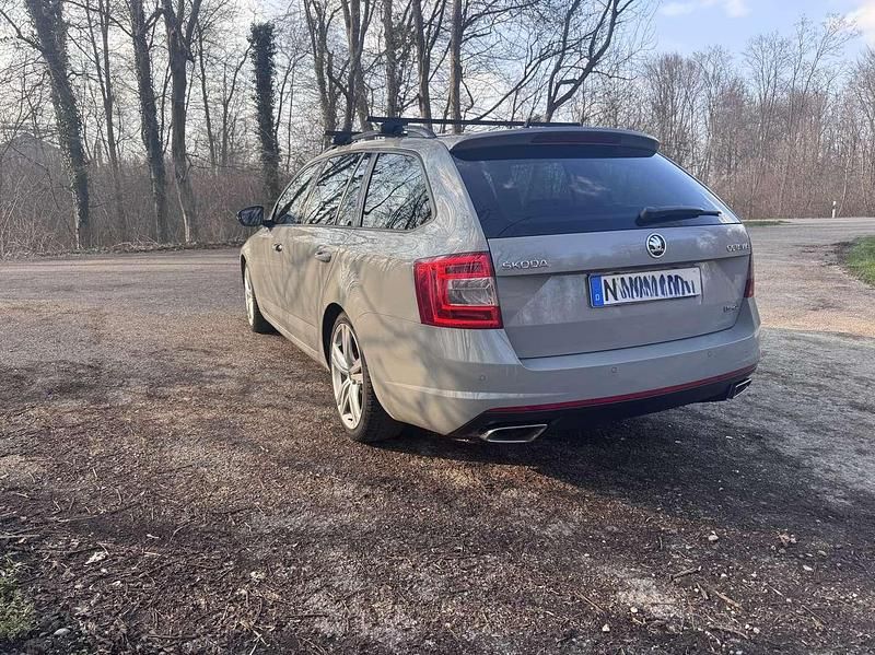 Gebraucht Skoda Octavia RS 182 PS (133 kW) 2016 Grau Kleinwagen