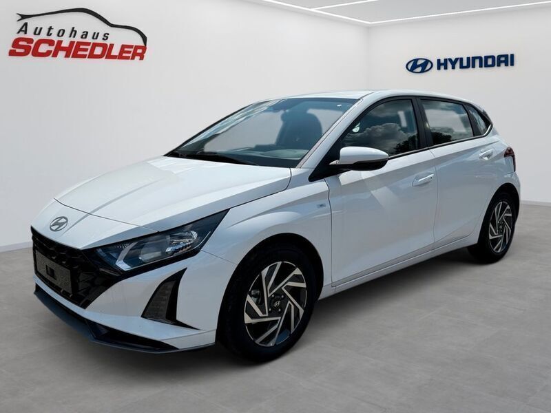 Weiß Neu 2024 Hyundai i20 Trend Limousine | 20.650 € (Guter Preis) - Bild 1/4