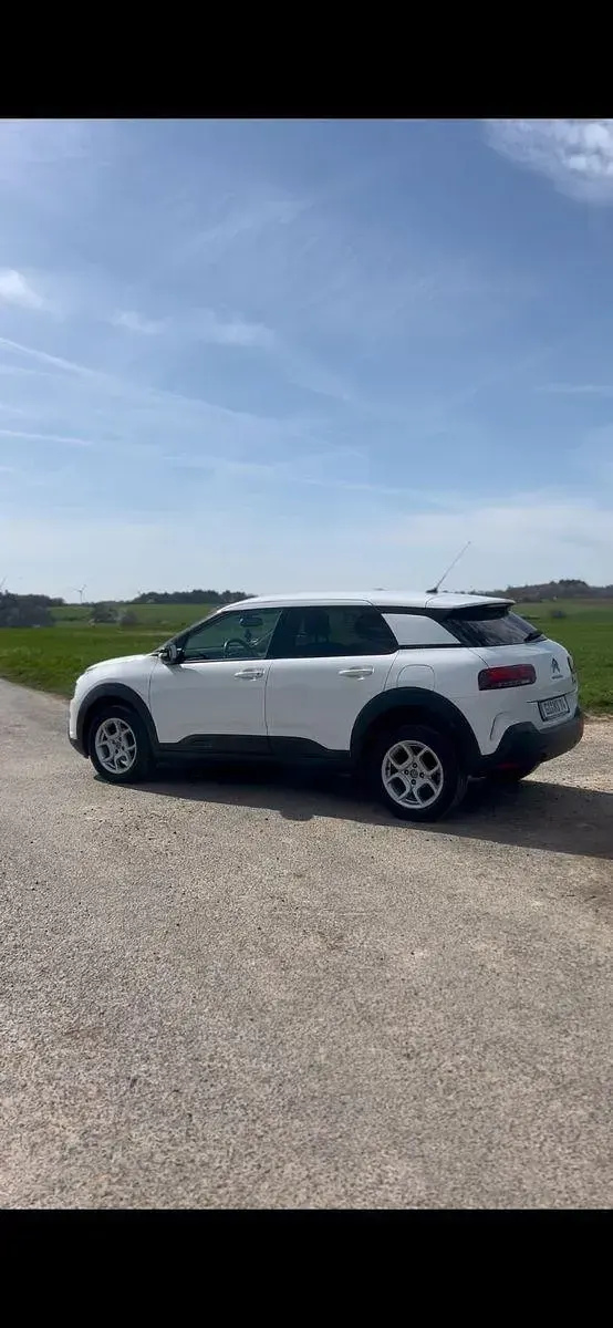 Second-hand Citroën C4 Shine 110 CP (80 kW) 2019 Alb Berlinǎ