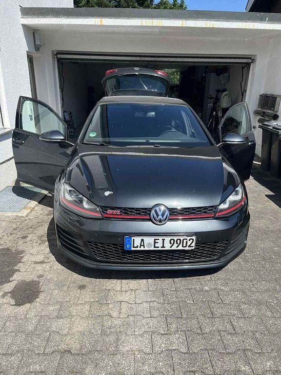Grau Gebraucht 2015 VW Golf VII GTI Limousine | 14.000 € (Etwas zu teuer) - Bild 1/4
