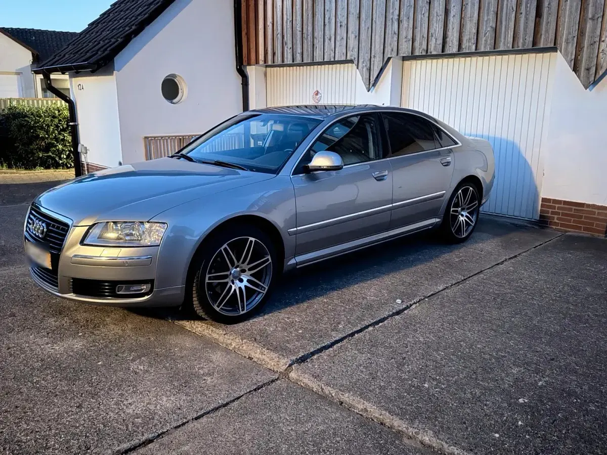 Gebraucht Audi A8 244 PS (179 kW) 2009 Silber Limousine