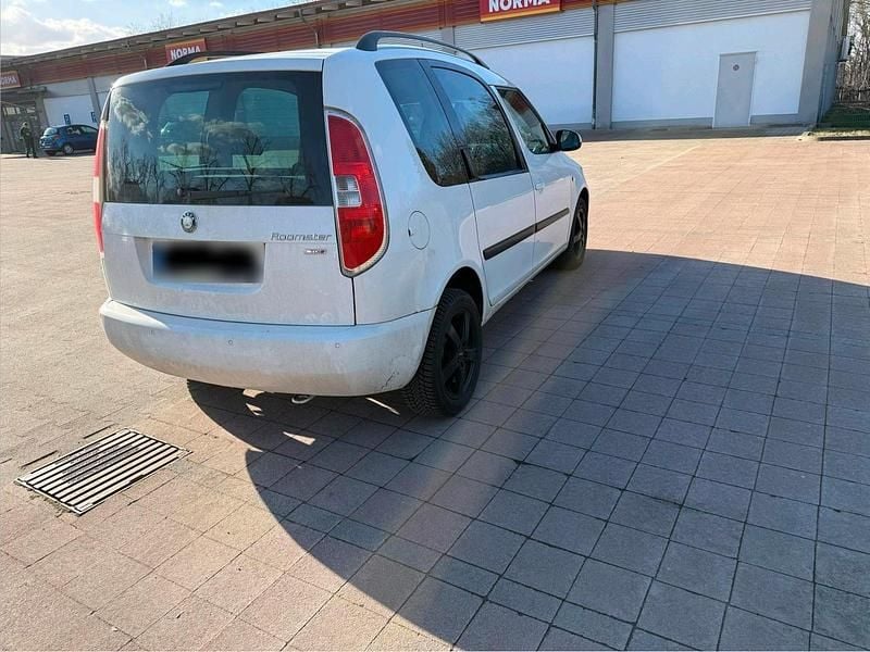 Gebraucht Skoda Roomster 105 PS (77 kW) 2009 Weiß Van / Kleinbus