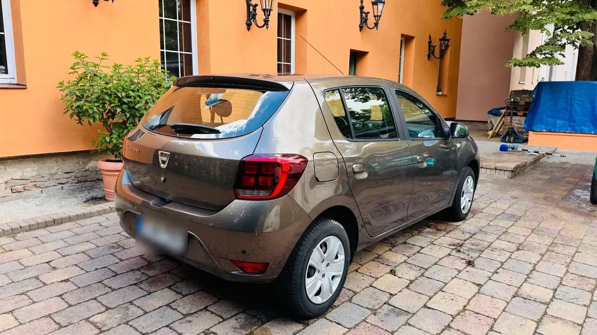Gebraucht Dacia Sandero 90 PS (66 kW) 2017 Braun Limousine
