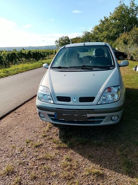 Grau Gebraucht 2002 Renault Scénic Authentique Van / Kleinbus | 799 € (Guter Preis) - Bild 1/4