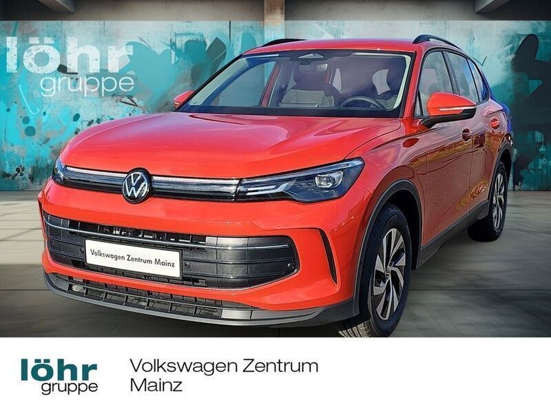 Persimmon red metallic Neu 2024 VW Tiguan Life SUV | 53.650 € (Teuer) - Bild 1/4